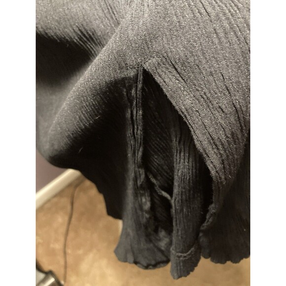 Studio C 24W black crinkle button down short sleeve plus top - Picture 4 of 4